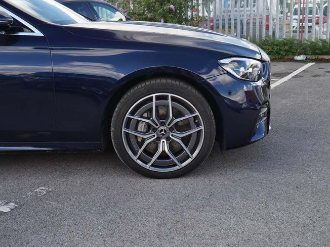 MERCEDES-BENZ E Class Photo 6