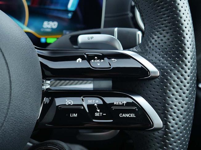 MERCEDES-BENZ E Class Photo 14