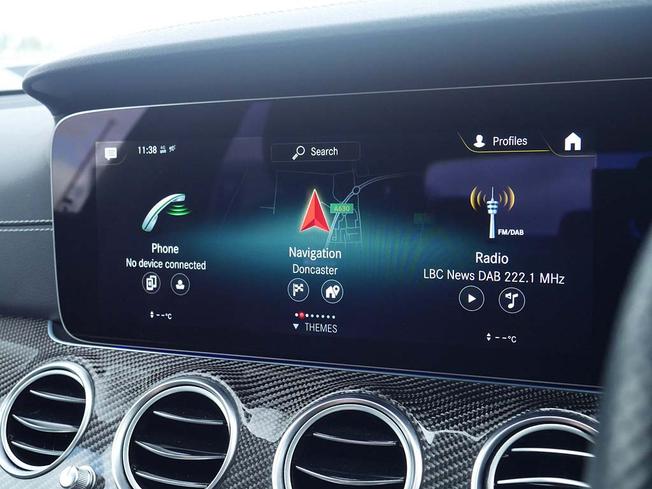 MERCEDES-BENZ E Class Photo 25