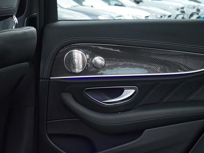 MERCEDES-BENZ E Class Photo 46