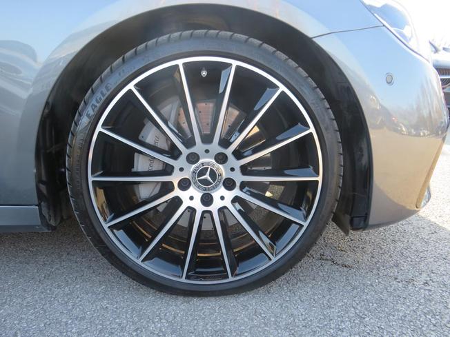 MERCEDES-BENZ E Class Photo 13