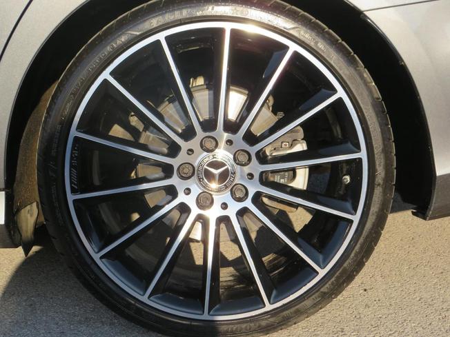 MERCEDES-BENZ E Class Photo 14