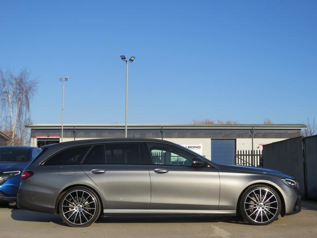 MERCEDES-BENZ E Class Photo 15