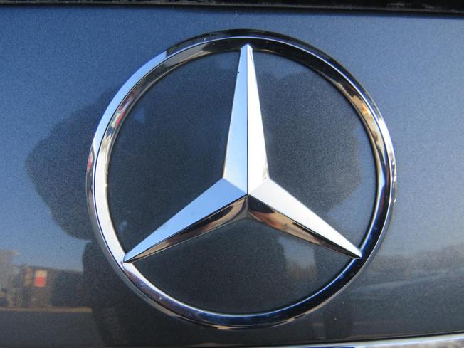 MERCEDES-BENZ E Class Photo 22