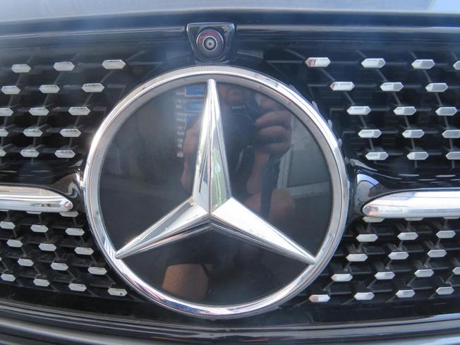 MERCEDES-BENZ E Class Photo 26