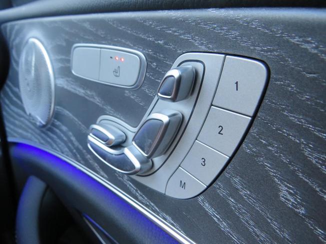 MERCEDES-BENZ E Class Photo 30