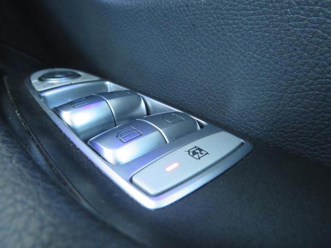 MERCEDES-BENZ E Class Photo 31