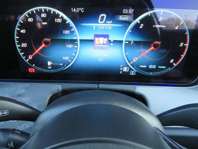 MERCEDES-BENZ E Class Photo 36