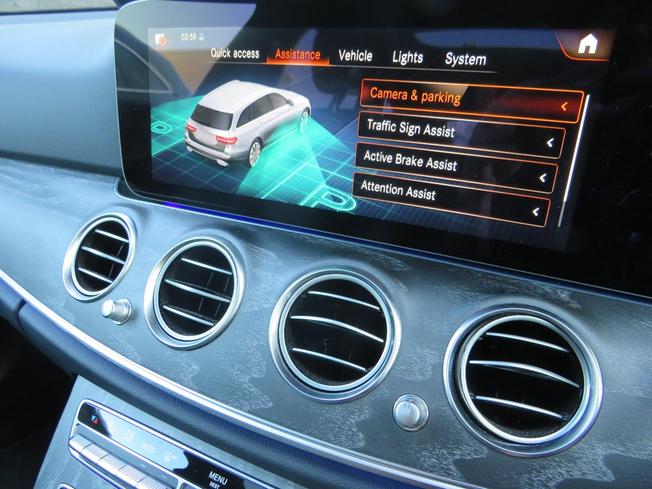 MERCEDES-BENZ E Class Photo 44