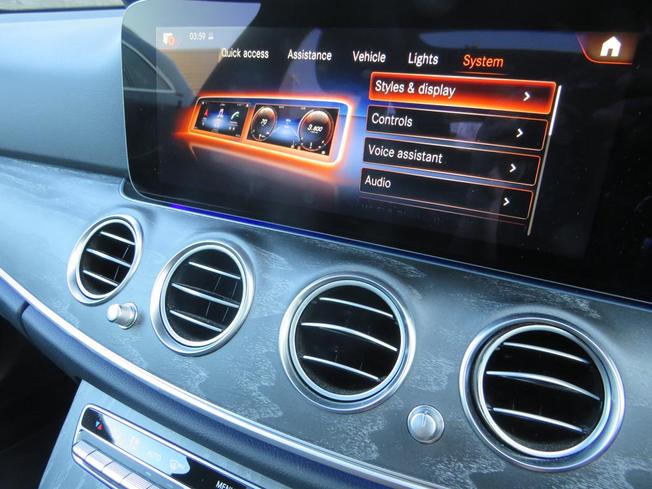 MERCEDES-BENZ E Class Photo 46