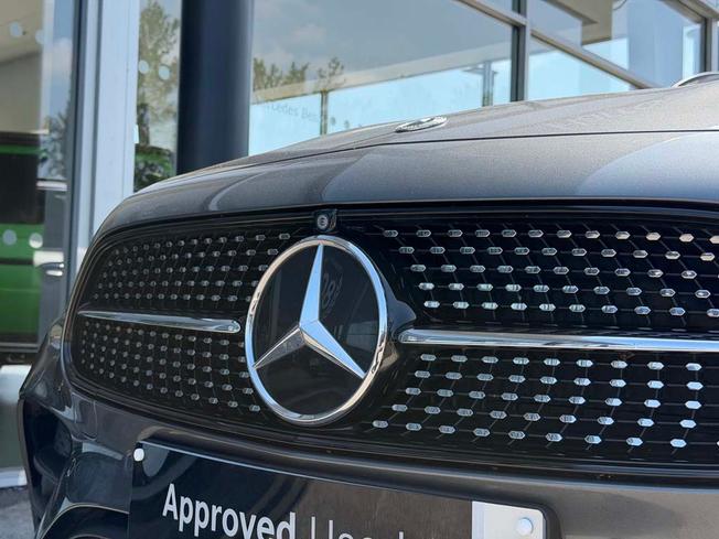MERCEDES-BENZ E Class Photo 13