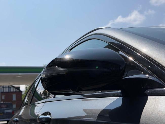 MERCEDES-BENZ E Class Photo 14