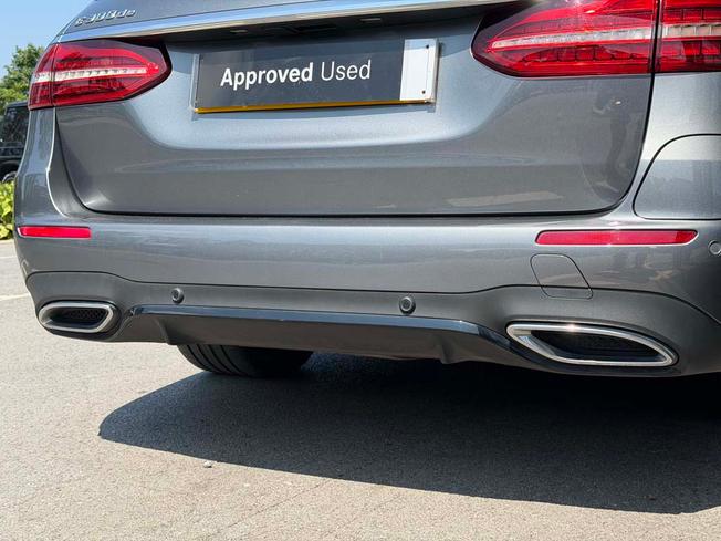 MERCEDES-BENZ E Class Photo 19