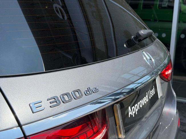 MERCEDES-BENZ E Class Photo 20