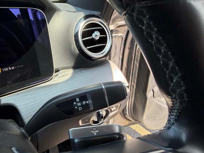 MERCEDES-BENZ E Class Photo 27