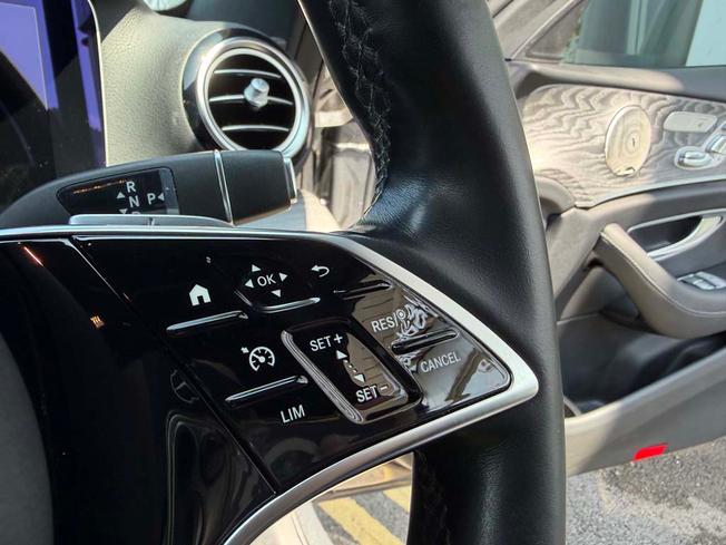 MERCEDES-BENZ E Class Photo 30