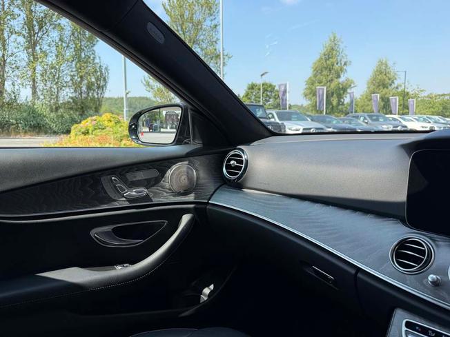 MERCEDES-BENZ E Class Photo 34