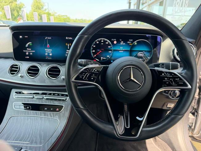 MERCEDES-BENZ E Class Photo 43