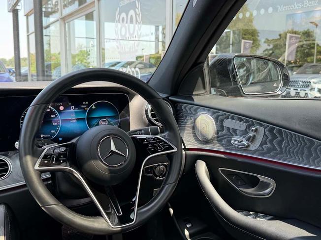 MERCEDES-BENZ E Class Photo 46