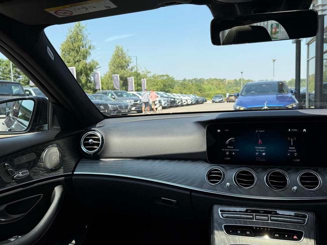 MERCEDES-BENZ E Class Photo 47