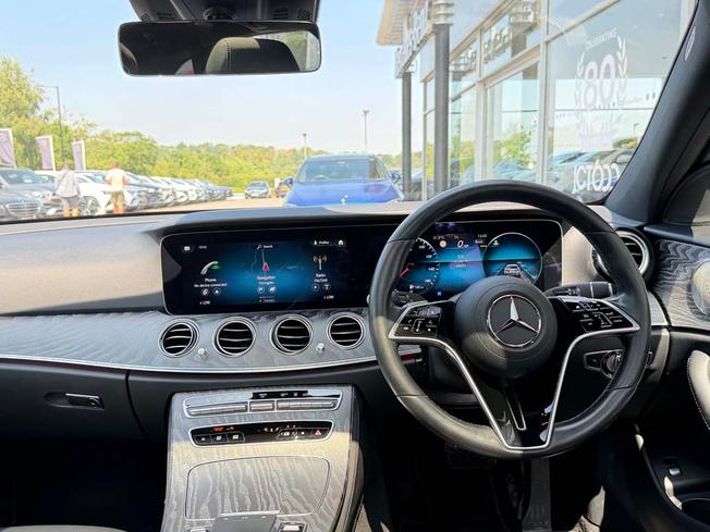 MERCEDES-BENZ E Class Photo 5