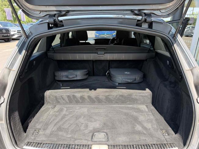 MERCEDES-BENZ E Class Photo 9
