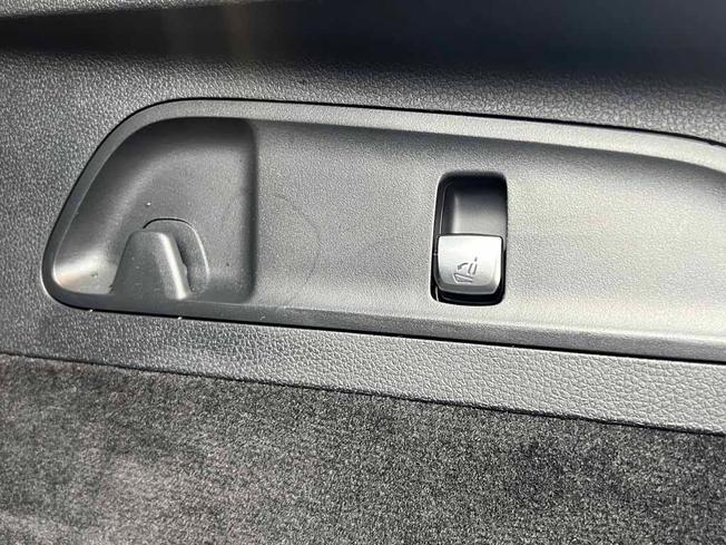 MERCEDES-BENZ Glc Photo 21