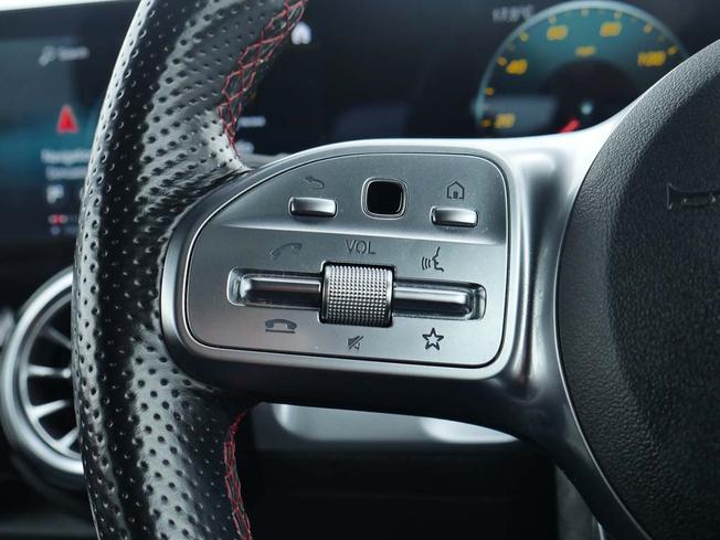 MERCEDES-BENZ Eqb Photo 12