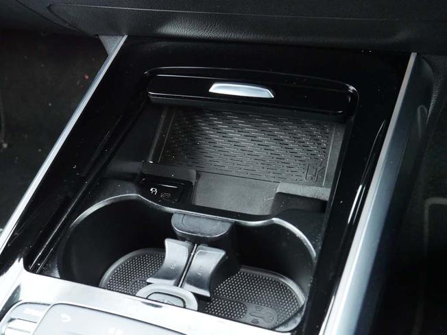 MERCEDES-BENZ Eqb Photo 16