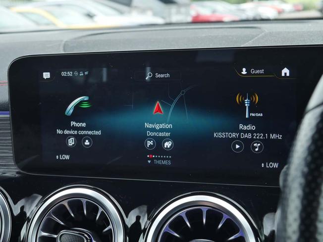 MERCEDES-BENZ Eqb Photo 17