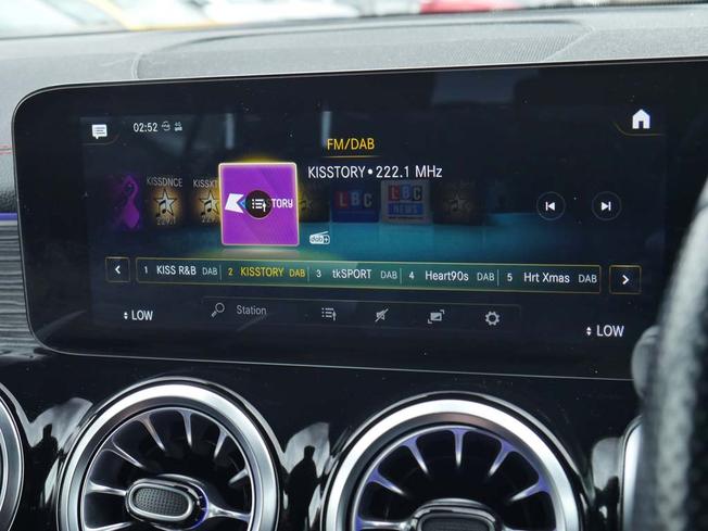 MERCEDES-BENZ Eqb Photo 19