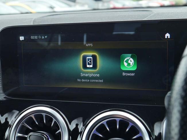 MERCEDES-BENZ Eqb Photo 21