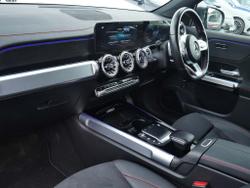 MERCEDES-BENZ Eqb Photo 3