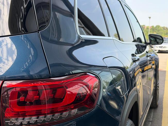 MERCEDES-BENZ Eqb Photo 19