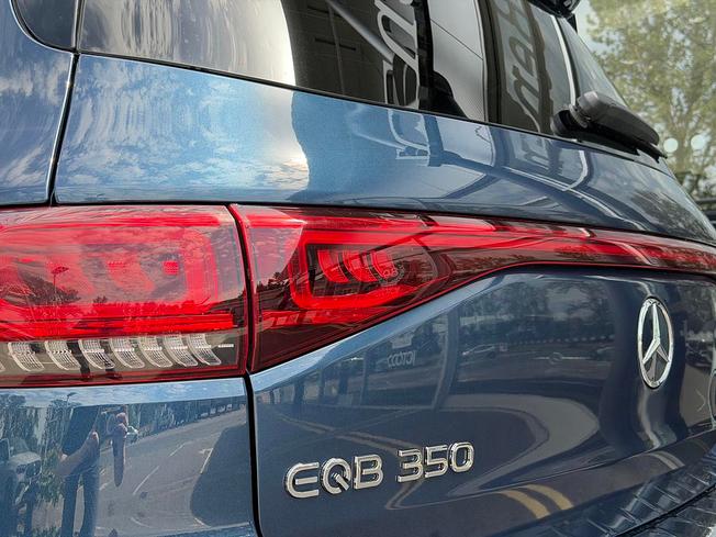MERCEDES-BENZ Eqb Photo 20