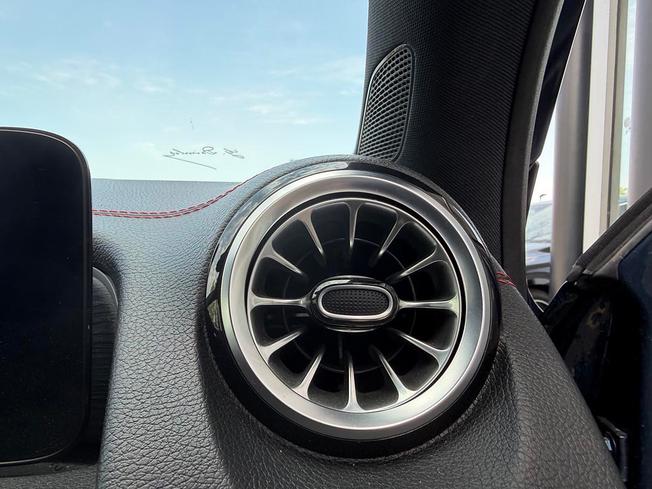 MERCEDES-BENZ Eqb Photo 27