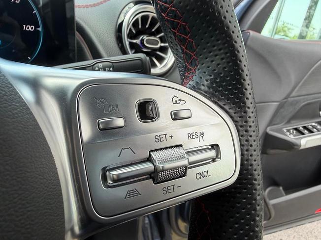 MERCEDES-BENZ Eqb Photo 29