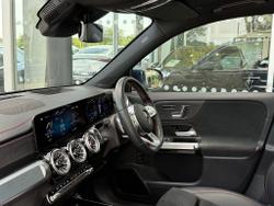 MERCEDES-BENZ Eqb Photo 3