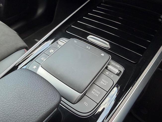 MERCEDES-BENZ Eqb Photo 33