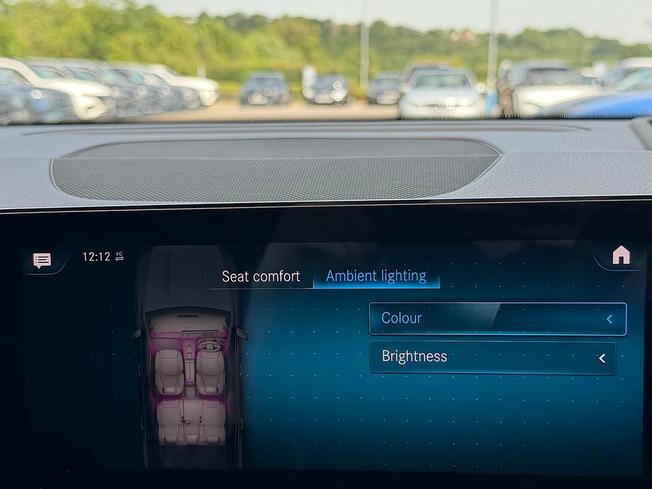 MERCEDES-BENZ Eqb Photo 39