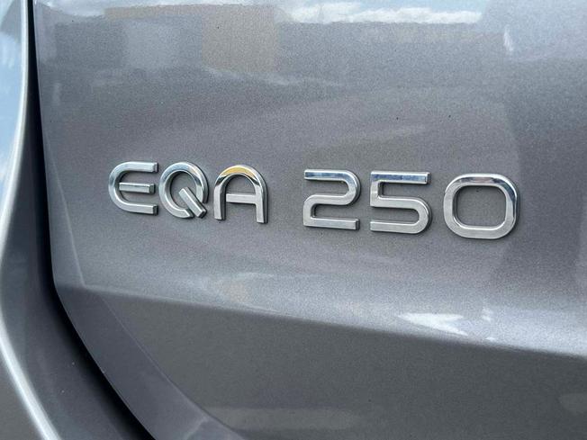 MERCEDES-BENZ Eqa Photo 17