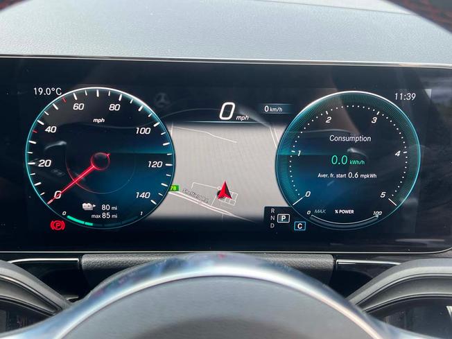 MERCEDES-BENZ Eqa Photo 41