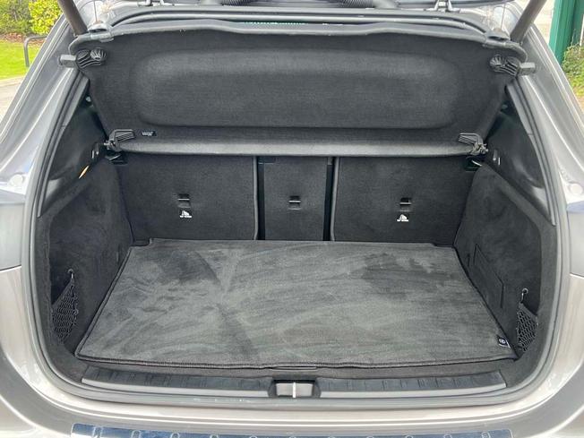MERCEDES-BENZ Eqa Photo 9