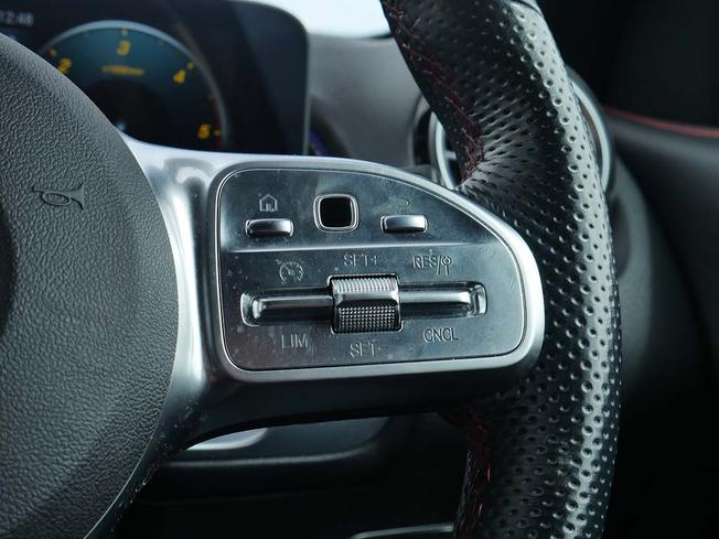 MERCEDES-BENZ Glb Photo 13
