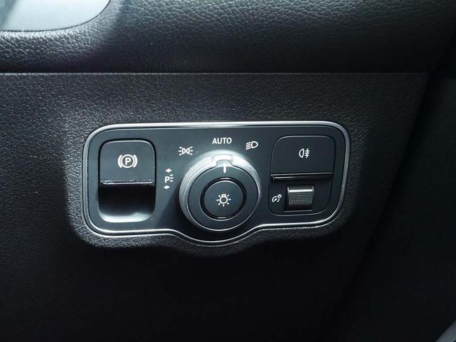 MERCEDES-BENZ Glb Photo 14