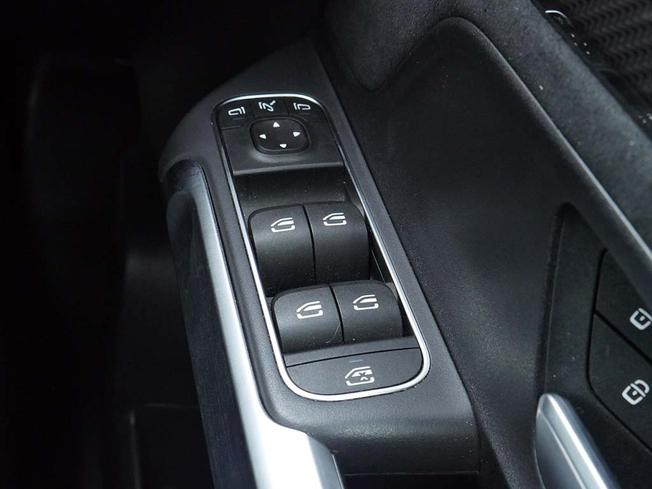 MERCEDES-BENZ Glb Photo 15