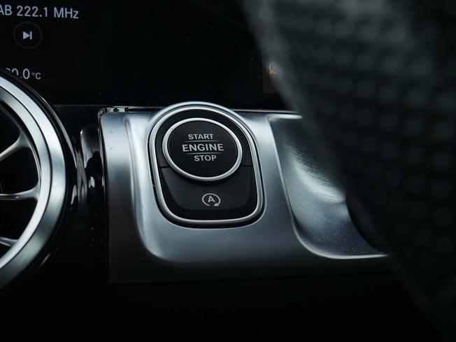 MERCEDES-BENZ Glb Photo 16