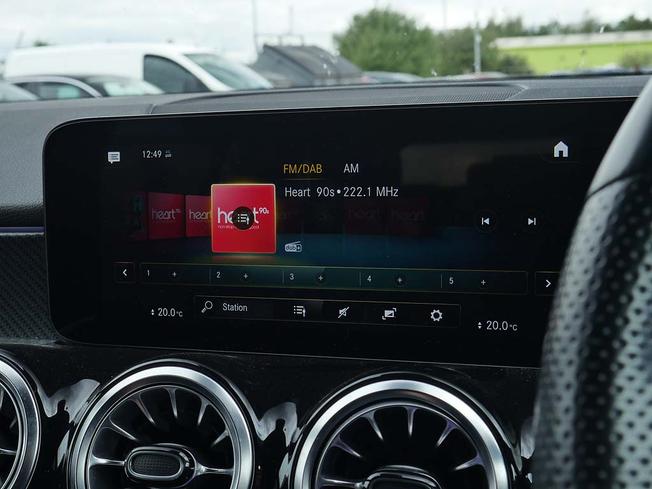 MERCEDES-BENZ Glb Photo 19