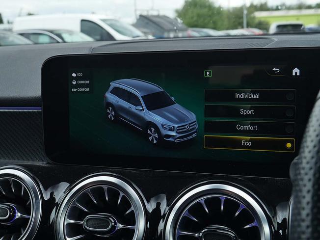 MERCEDES-BENZ Glb Photo 24
