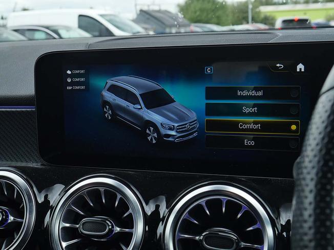 MERCEDES-BENZ Glb Photo 25